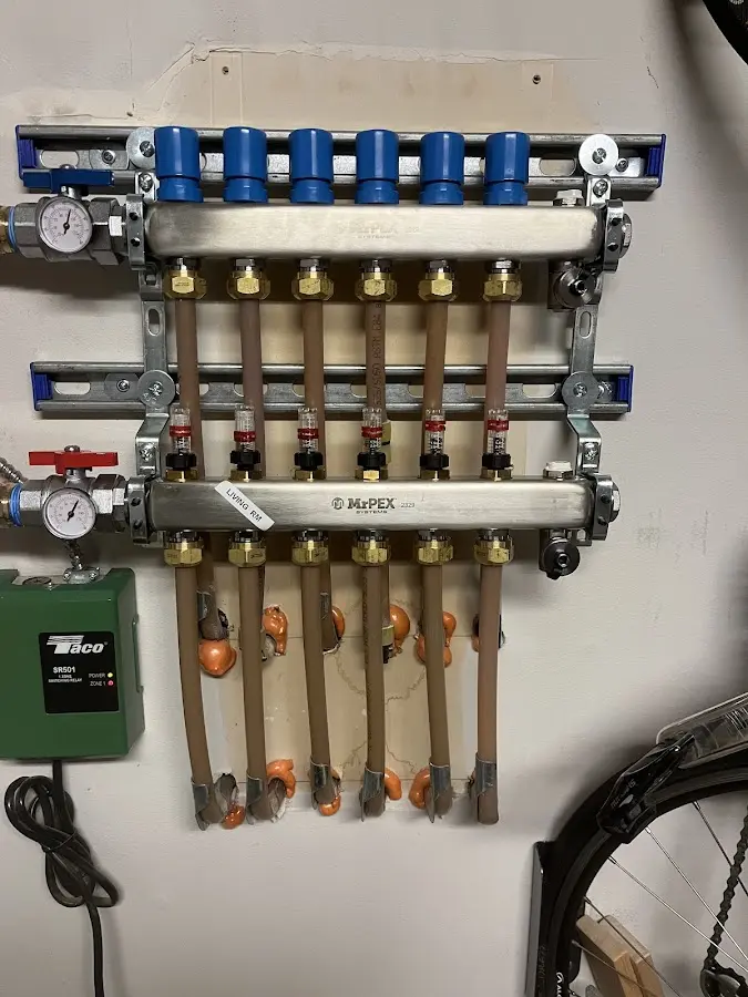 Plumber performing Leak Detection at a residential property in Lake Morton-Berrydale